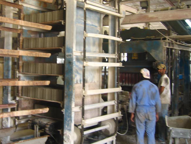 卡塔(tǎ)爾磚機自動(dòng)線客戶