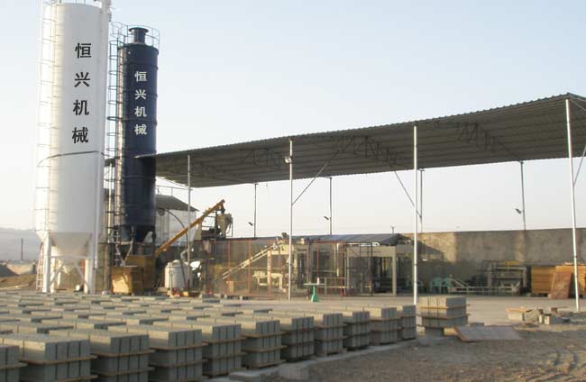 阿(a)爾及利(li)亞砌塊(kuai)磚機客(kè)戶