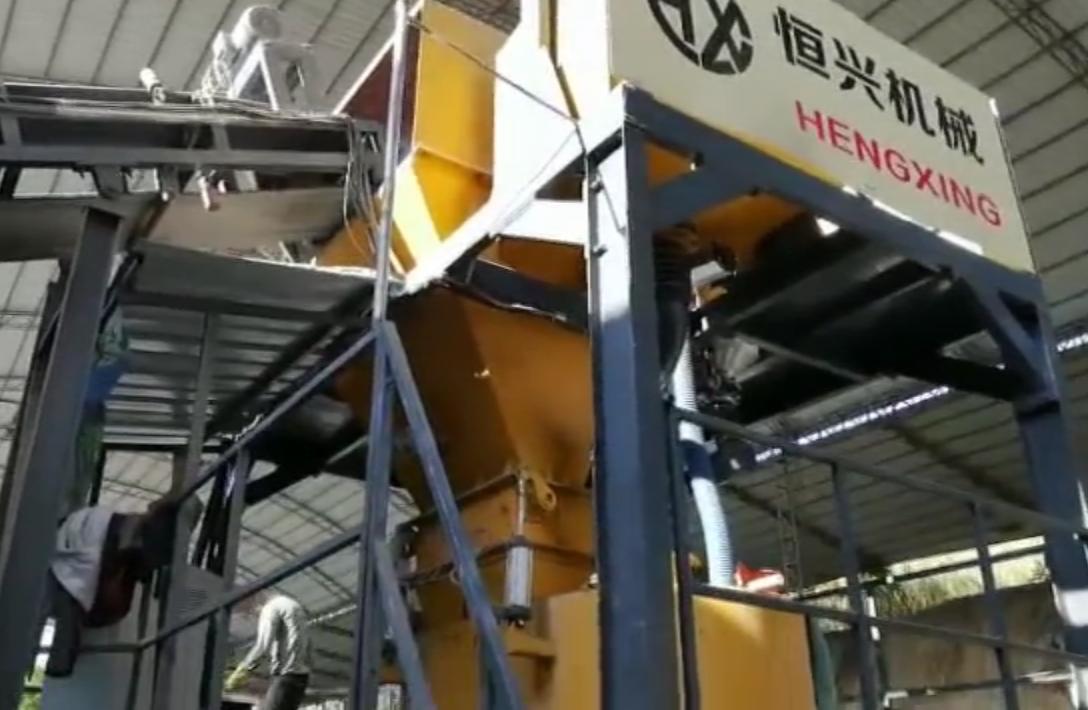 免蒸(zhēng)加氣塊設備 免(miǎn)蒸加氣磚生産(chǎn)線現場視頻